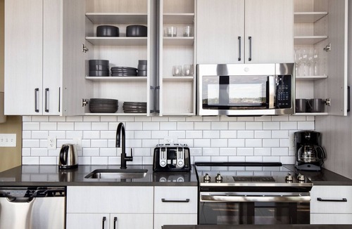Near Northeast Apartment | Chic H Street 1BR w/Concierge & Gym, nr Union Station, by Blueground