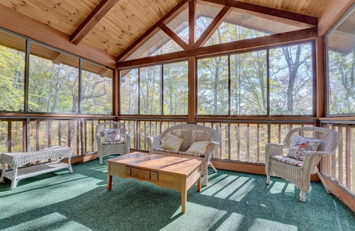 Rockbridge Cabin | Chickadee Cabin (Hocking Hills area)
