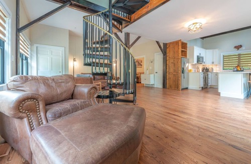 Lambertville House | Chimney Hill - 06) Master Suite