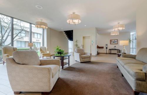 Elmira Hotel | Clarion Inn Elmira-Horseheads