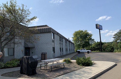 Jamestown Hotel | Clarion Pointe Jamestown - Falconer