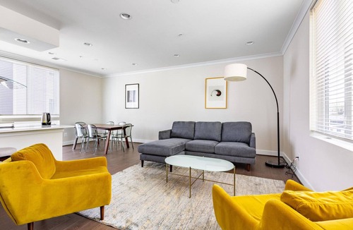 Nauck House | Classic Green Valley 3BR w/W/D, nr Restaurants & Bars, by Blueground