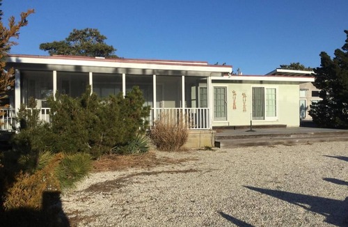 Loveladies House | CLASSIC LAGOON FRONT HOME