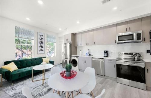 Northeast House | Classy Capitol Hill APT, Steps from DC Attraction