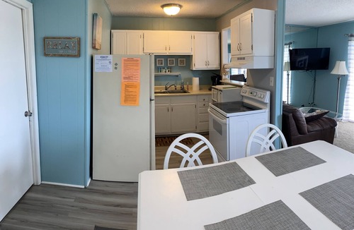 Ocean City Condo | Clean, Comfortable 2 bedroom condo on bayside. Pool, Wifi