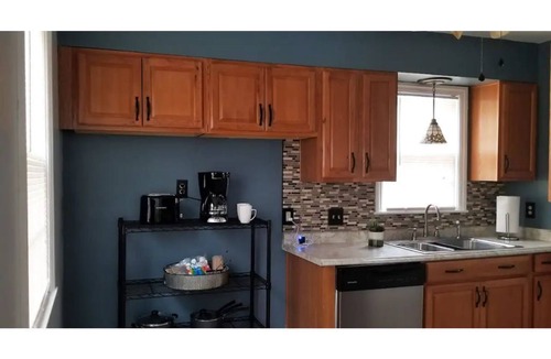 Hamilton House | Clean & comfortable ranch-minutes from Spooky Nook and downtown Hamilton