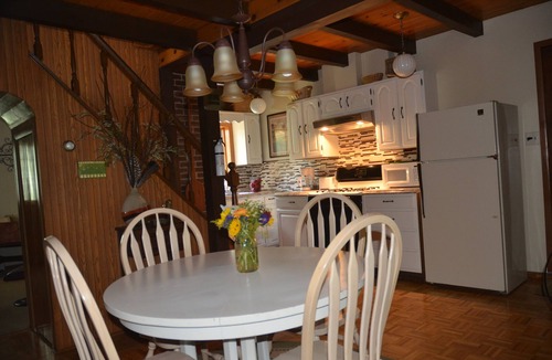 Bairdford Cabin | Clean, Fox Chapel Area, 20 Minutes from Downtown Pittsburghn