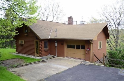 Bairdford Cabin | Clean, Fox Chapel Area, 20 Minutes from Downtown Pittsburghn