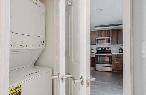 Chinatown Apartment | Clean Mount Vernon 1BR w/Gym & Pool, near Arena & Museum, by Blueground
