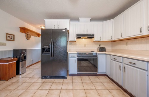 Ingles House | Cliffview Lakefront Retreat! Huge Dock, Floating Dock, Fire Pit, Multiple Patios