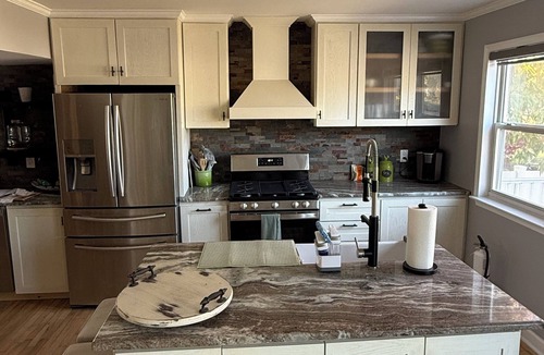 Long Branch House | Close to everything! Well equipped, beautiful backyard and near the beach.
