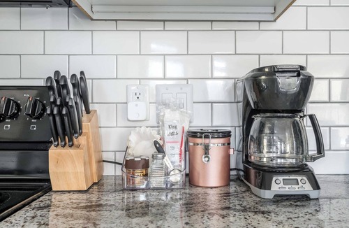 Chatham-Arch Apartment | Close to Gainbridge and Lucas Oil
