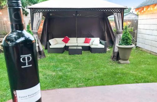 Ewing House | Co-ed Dorm with Fantastic Patio!
