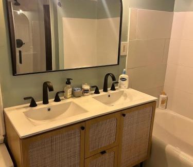University Heights House | Cocoa Breeze Nook Suite
