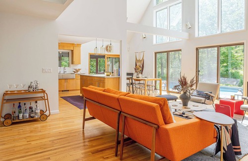 Cold Spring House | Cold Spring Mountain Retreat: Secluded Autumn Oasis