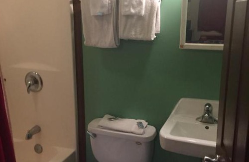 White Marsh Hotel | Colony inn motel