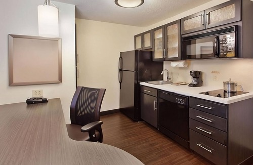 Somerset Hotel | Comfort and Convenience! 2 Wonderful units w/Kitchen. Near Fort Worth Zoo
