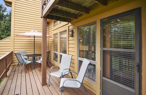 Davis Condo | Comfort, Convenience, Affordable and More! Altitude Adjustment!