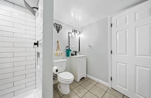 Coatesville Apartment | Comfort, Fun, & Charming - 5BR Oasis with Pool