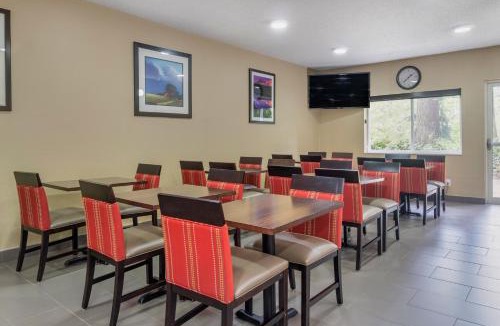 Canyon Park Hotel | Comfort Inn & Suites Bothell - Seattle North