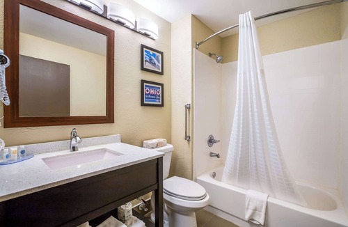 Fairborn Hotel | Comfort Inn & Suites Fairborn near Wright Patterson AFB