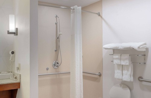 Bloomsburg Hotel | Comfort Suites Bloomsburg