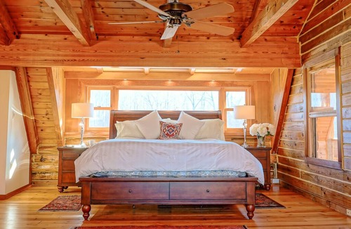 Wittman Cabin | Comfortable Spacious Fun! 6+Acres Pool+Bay Waterfront St Michaels-Yes Weddings!