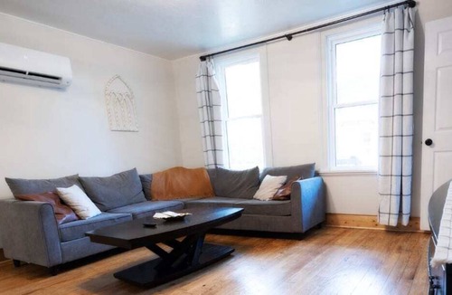 Medina House | Comfy 2 Bed and 2 Bath near Industrial Park!