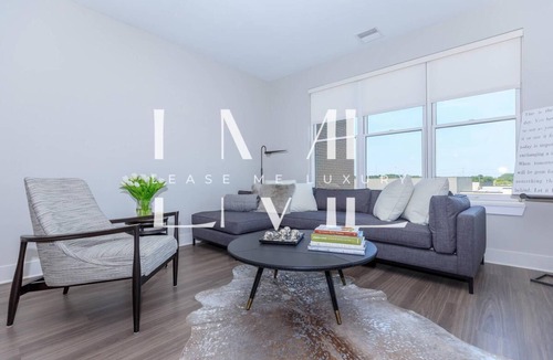 Orange Apartment | Comfy 3-Bedroom Corporate Apartment in Cleveland with Fitness Room, AC & Wifi