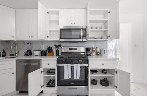Constable Hook Apartment | Comfy Cozy retreat - NYC & NWK w free parking