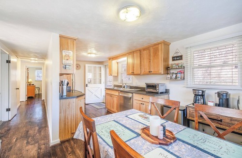 Eagle Rock House | Comfy Creekside Getaway in Eagle Rock, VA on Craig Creek, near the James River