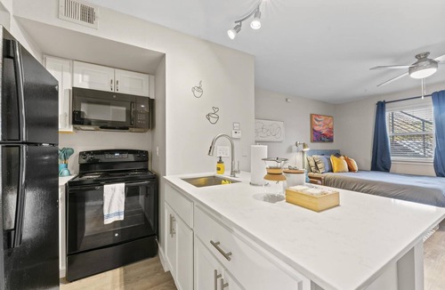 Allandale Apartment | Comfy Studio Close to Downtown and Domain