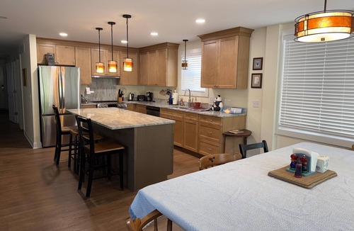 Lakeside Cottage | Complete Remodel for 2025 in Prime Location in Lakeside!