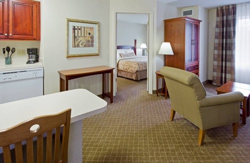 Cranbury Condo | Condo ∙ 2 bedrooms ∙ 6 guests