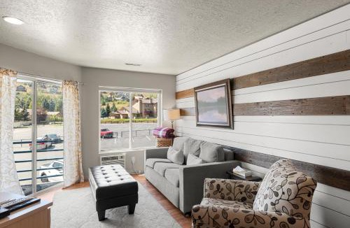 Harbor Village House | Condo #202 - Inn Bldg