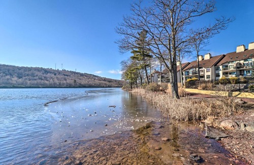 Lake Harmony Apartment | Condo on Big Boulder Lake Less Than 1 Mi to Slopes!