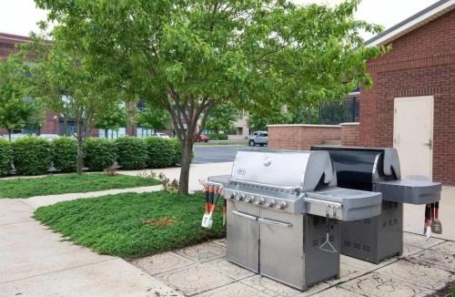 Sandusky Apartment | Condo with Lake & Cedar Point Views From Balcony.