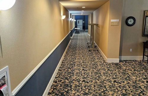 Valley Forge House | Conference Center Hotel Phoenixville with WiFi, AC