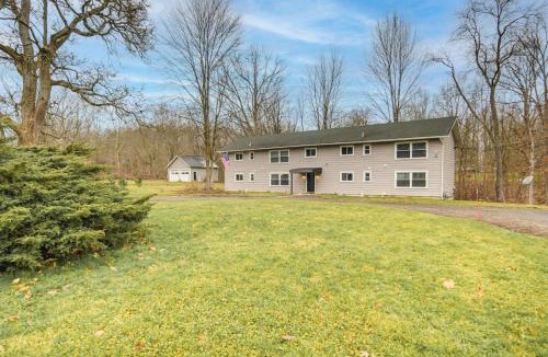 Conneaut Lake Apartment | Conneaut Lake Apartment Less Than 1 Mi to Waterfront!