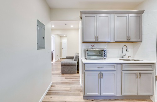 North Ironbound Apartment | Convenient Newark Apartment ~ 15 Mi to Manhattan!