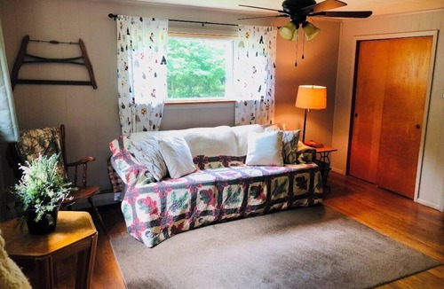 Benton House | Cornerstone Escape - Robin Vacation Rentals