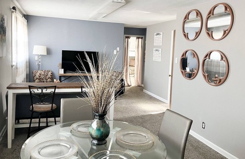 Youngstown Apartment | Corporate Apartment in Historic North Side District Near Downtown