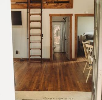 Procious House | Corton Lodge on the Elk River - Riverview Suite