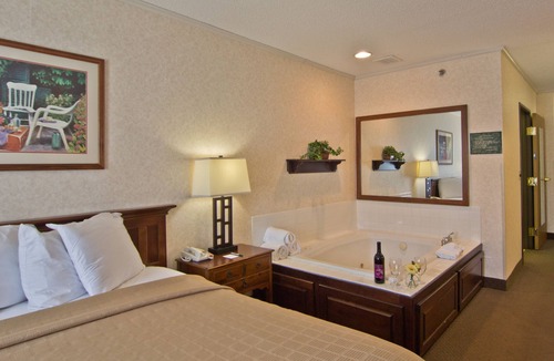 Coshocton Hotel | Coshocton Village Inn and Suites