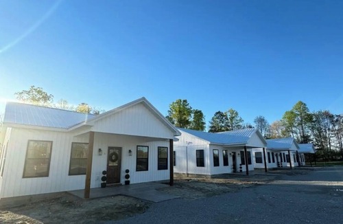 Farmers House | Cottage #2 at MeadowView!