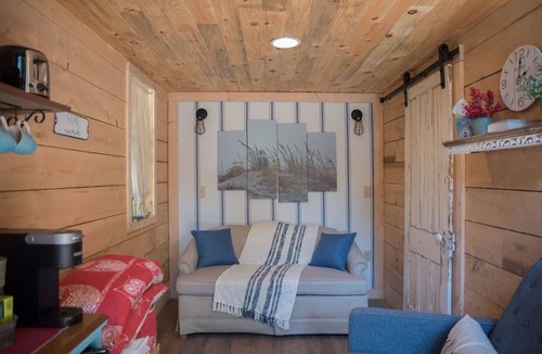 Sweet Valley Cottage | Cottage in the Woods B&B - Owl's Nest - Treehouse -2mi. from falls trailhead