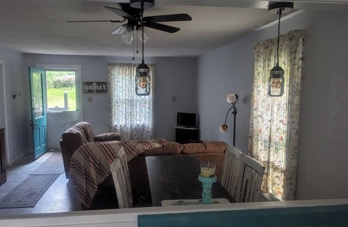 Coshocton Cottage | Country Cottage on 3 acres just 1 mile from Roscoe Village and Coshocton.