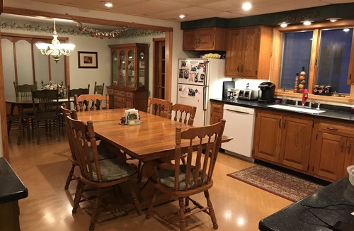 Brockport Resort | Country Mountain Paradise - Royalty Suite