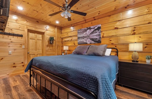Sevierville Cabin | Couples Refuge by Ghosal Luxury Lodging