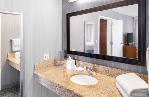 Butztown Hotel | Courtyard by Marriott Bethlehem Lehigh Valley/I-78